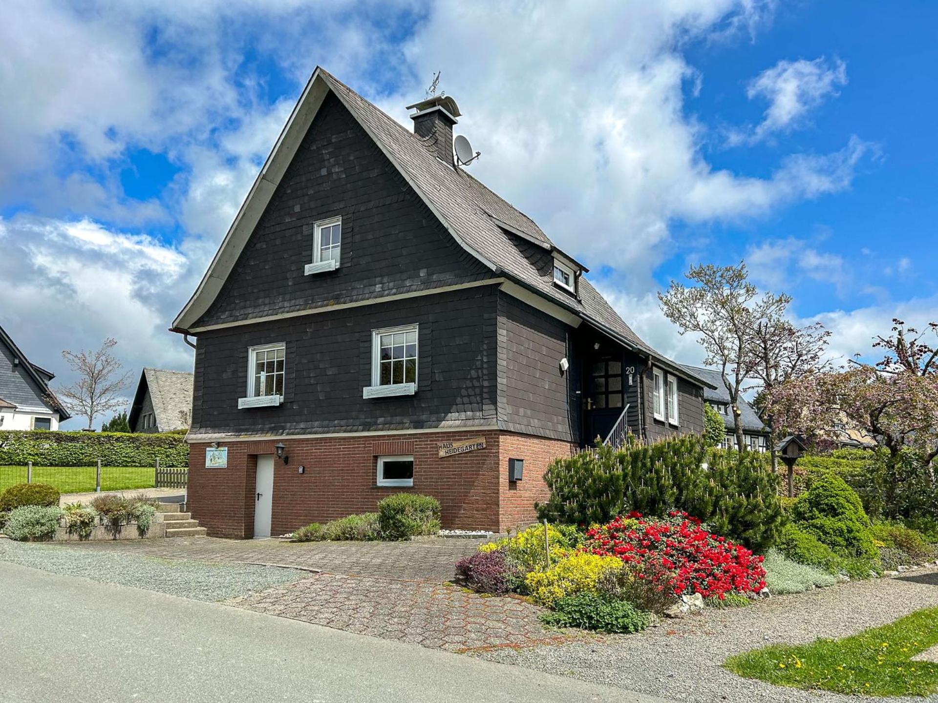 Zum Heidegarten Holiday home *